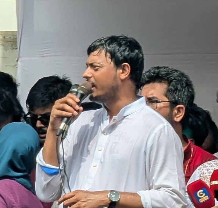 পথসভায় বক্তব্য দিচ্ছেন এনসিপির মুখ্য সংগঠক নাসীরুদ্দীন পাটওয়ারী। আজ শনিবার দুপুরে কক্সবাজার শহরে