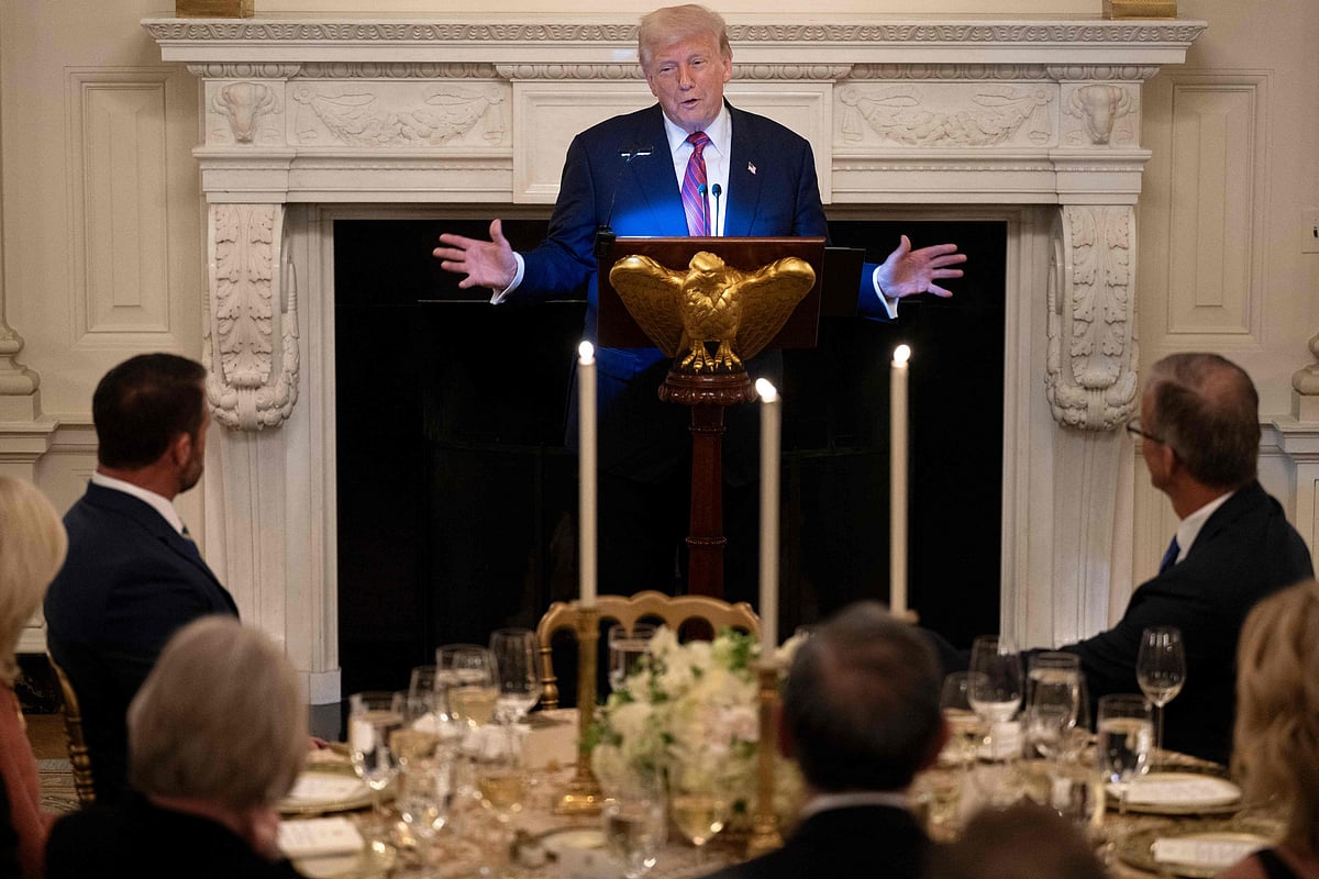 হোয়াইট হাউসে রিপাবলিকান কংগ্রেস সদস্যদের সঙ্গে নৈশভোজের সময় যুক্তরাষ্ট্রের প্রেসিডেন্ট ডোনাল্ড ট্রাম্প ভারত-পাকিস্তান সংঘাত নিয়ে কথা বলেন। ১৮ জুলাই ২০২৫