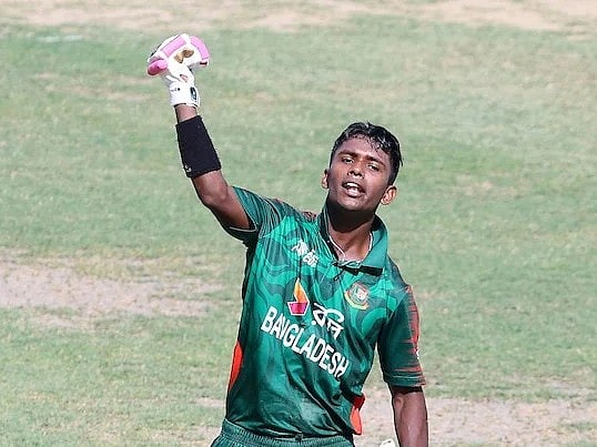 বাংলাদেশ অনূর্ধ্ব-১৯ ক্রিকেট দলের অধিনায়ক আজিজুল হাকিম তামিম দক্ষিণ আফ্রিকার বিপক্ষে দ্বিতীয় ওয়ানডেতে করেছেন সর্বোচ্চ ৬৭ রান