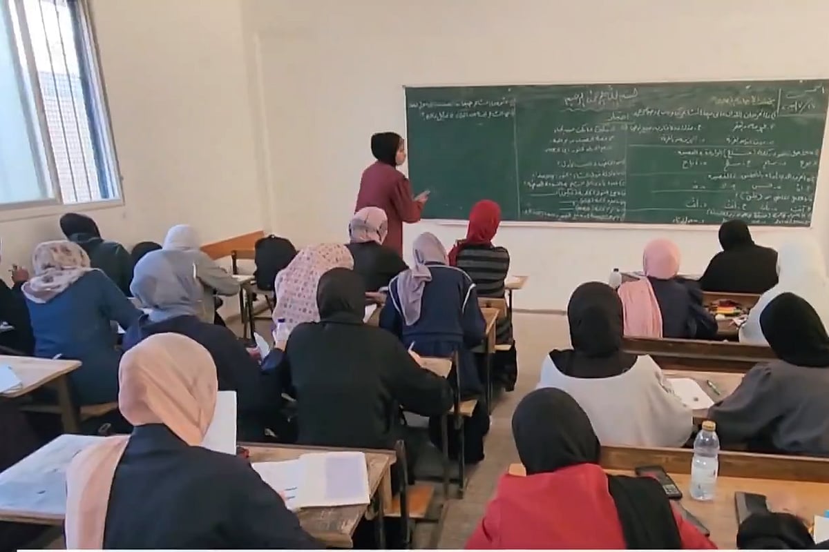 ২০২৩ সালের অক্টোবরে ইসরায়েলের হামলা শুরুর পর প্রথমবারের মতো প্রায় ১৫০০ শিক্ষার্থী ডিজিটাল পদ্ধতিতে পরীক্ষায় অংশ নিচ্ছেন