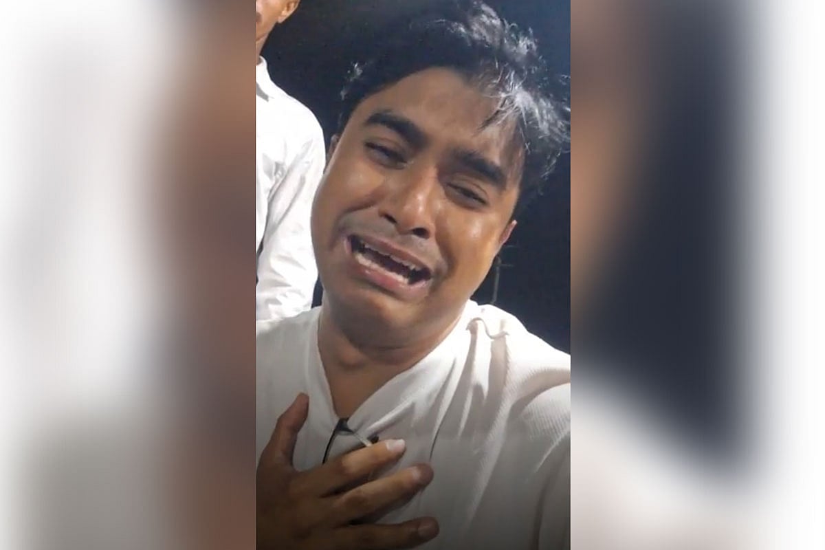 শ্রীপুরে শাহজাহান বাদশাকে জিম্মি করে নগদ টাকা ও ব্যাংকের বুথ থেকে ৬ লাখ টাকা তুলে নিয়ে যায় দুর্বৃত্তরা