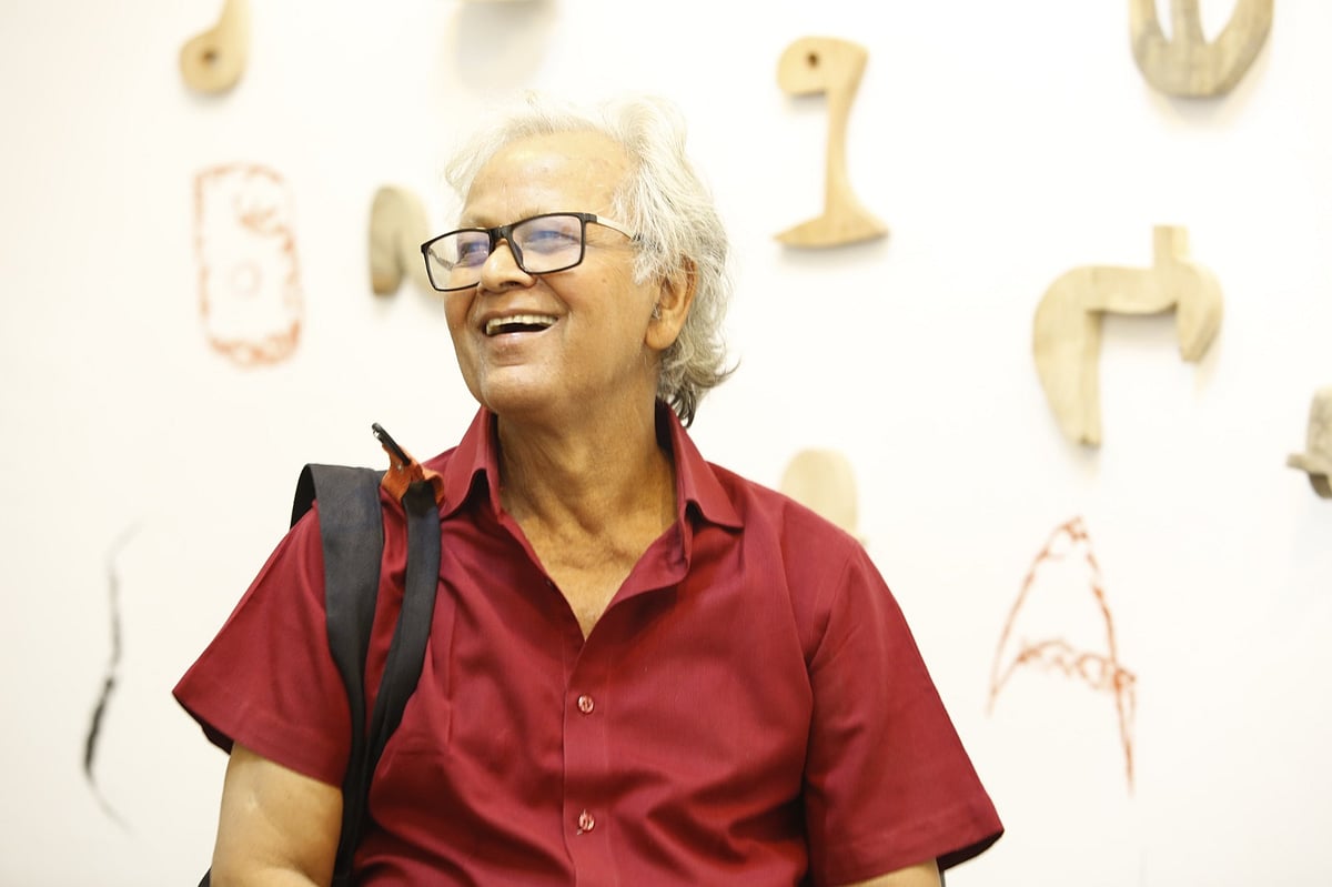 বরেণ্য ভাস্কর ও চিত্রশিল্পী অধ্যাপক হামিদুজ্জামান খান