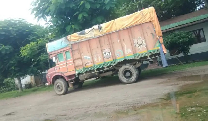 ব্রাহ্মণবাড়িয়ার আখাউড়া স্থলবন্দর দিয়ে প্রথমবারের মতো আগরবাতি আমদানি করা হয়েছে। গতকাল রোববার তোলা