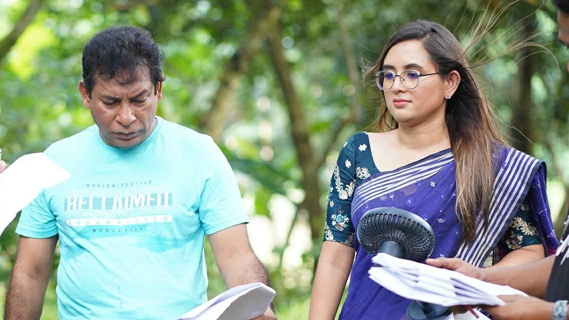 একটি নাটকের শুটিংয়ে মোশাররফ করিম ও তানিয়া বৃষ্টি। ছবি: ফেসবুক থেকে