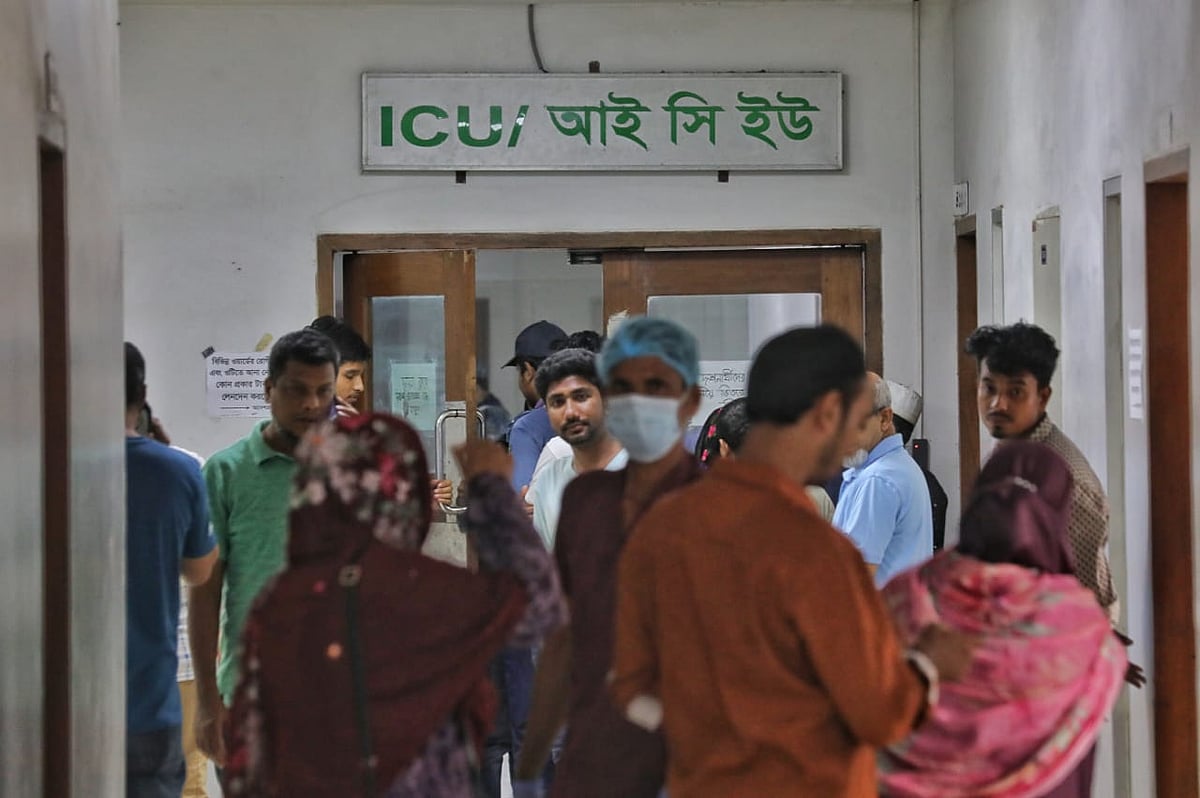 জাতীয় বার্ন ও প্লাস্টিক সার্জারি ইনস্টিটিউটের নিবিড় পরিচর্যা কেন্দ্রে (আইসিইউ) চিকিৎসাধীন অবস্থায় মারা যায় শিশু মাহিয়া