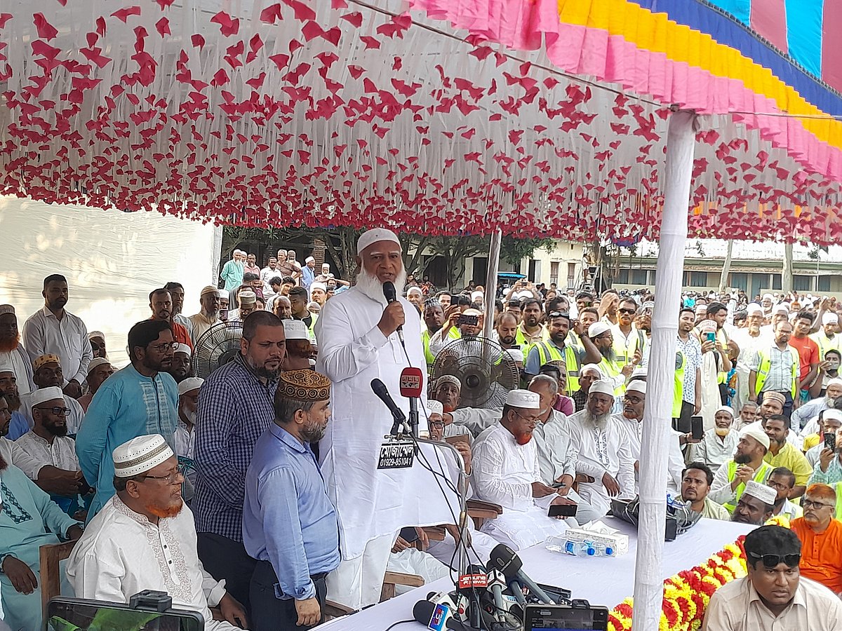 রংপুর সদর উপজেলার মমিনপুর স্কুল অ্যান্ড কলেজ মাঠে বক্তব্য দেন জামায়াতের আমির শফিকুর রহমান। মঙ্গলবার বিকেলে