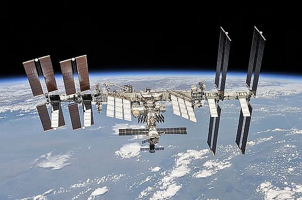 আন্তর্জাতিক মহাকাশ স্টেশনে দীর্ঘ সময় অবস্থানের কারণে নভোচারীরা দৃষ্টিসংক্রান্ত সমস্যায় পড়ছেন