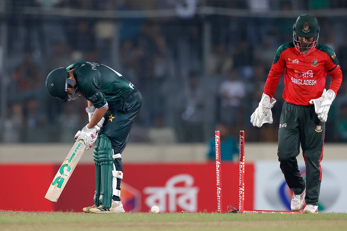 ফাহিম আশরাফের এই আউটের পর একটু নির্ভার হয়েছে বাংলাদেশ