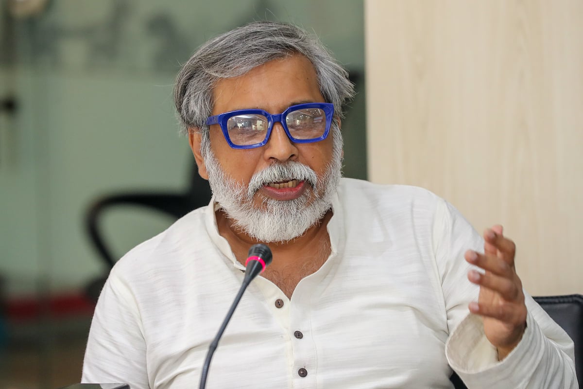 ‘জুলাই গণ-অভ্যুত্থান: এক বছরের অভিজ্ঞতা ও ভবিষ্যৎ’ শীর্ষক গোলটেবিল বৈঠকে কথা বলেন বাংলাদেশ উন্মুক্ত বিশ্ববিদ্যালয়ের (বাউবি) সহ-উপাচার্য সাঈদ ফেরদৌস। বুধবার রাজধানীর কারওয়ান বাজারে প্রথম আলো কার্যালয়ে