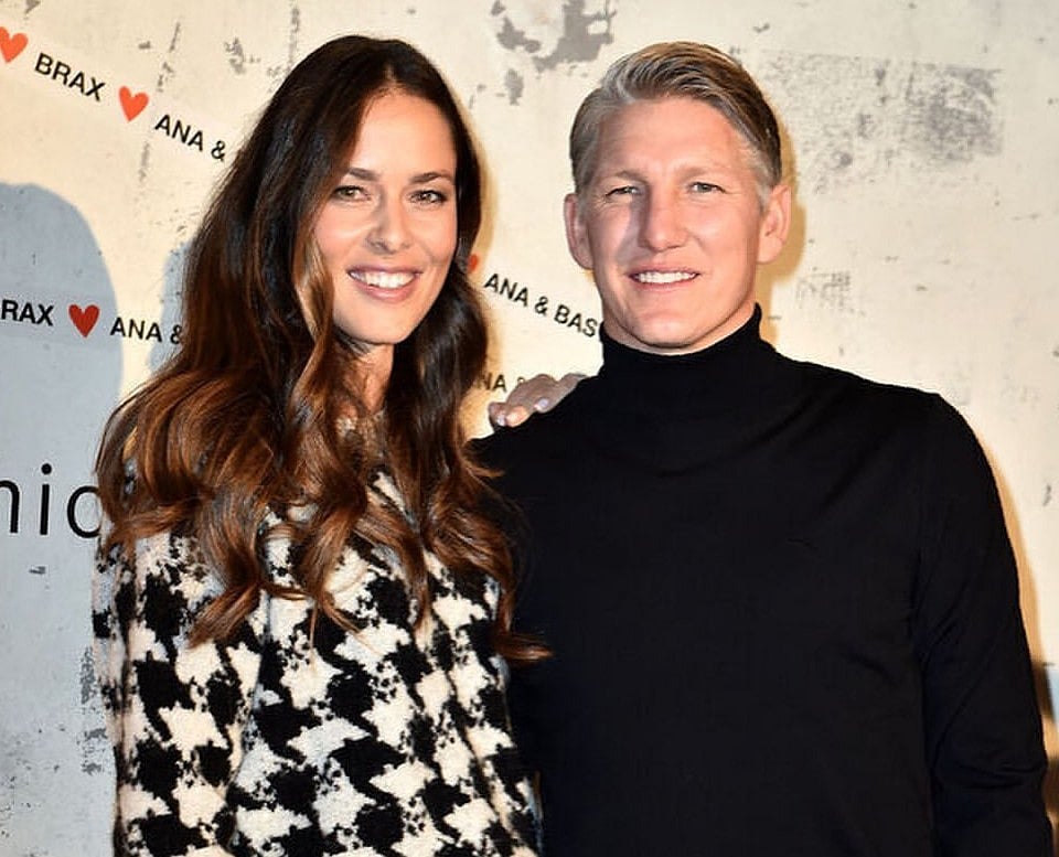 বাস্তিয়ান শোয়াইনস্টাইগার (ডানে) ও আনা ইভানোভিচ