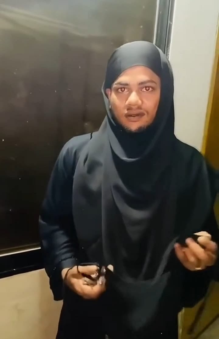 ছদ্মবেশে আশ্রয়শিবিরে ঢুকতে চাওয়া রোহিঙ্গা যুবক রশিদ আহমদ