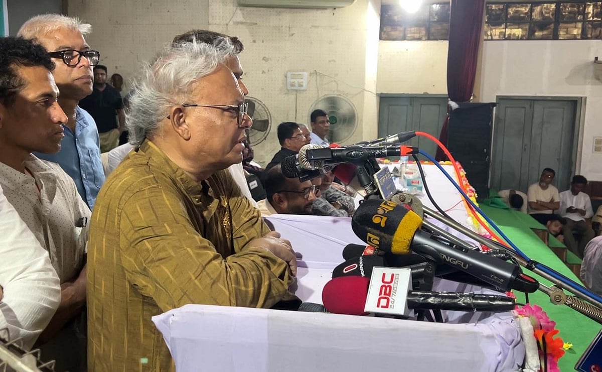 বিএনপির নতুন সদস্য সংগ্রহ ও নবায়ন কর্মসূচির উদ্বোধনী অনুষ্ঠানে রুহুল কবির রিজভী। আজ বৃহস্পতিবার মৌলভীবাজারের সাইফুর রহমান মিলনায়তনে