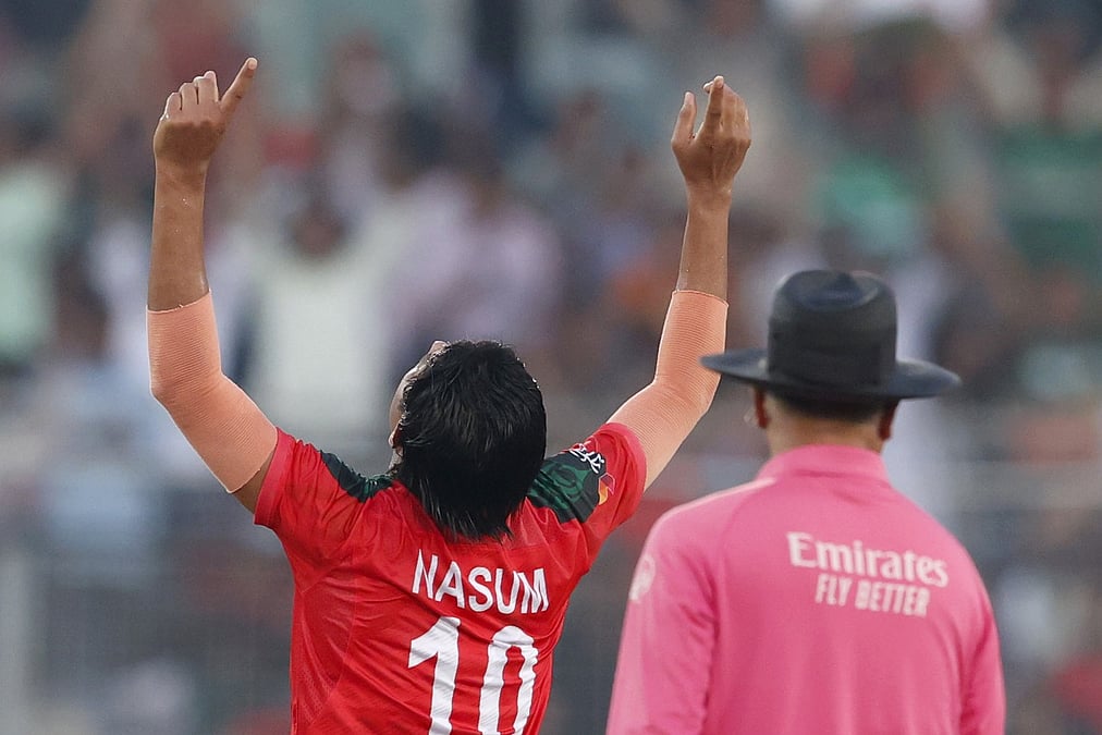 Qorongu kokrak porno Busty onalar bilan porno videolar