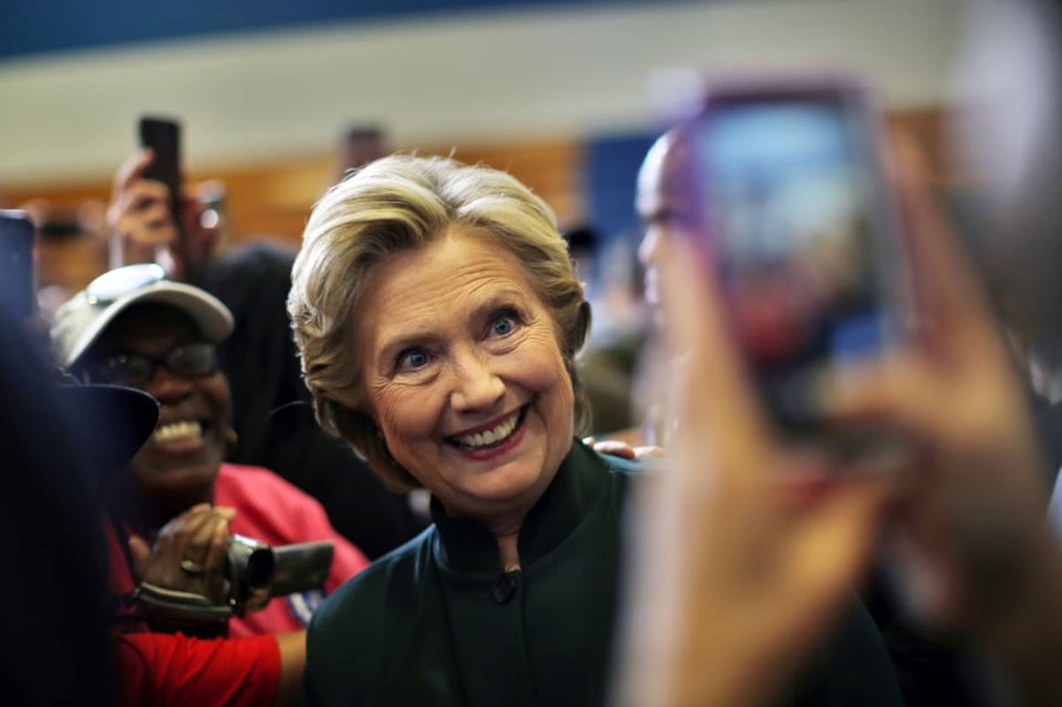 নির্বাচনী প্রচারণায় হিলারি ক্লিনটন। ওহাইও অঙ্গরাজ্যের ক্লিভল্যান্ডে ২১ অক্টোবর ২০১৬