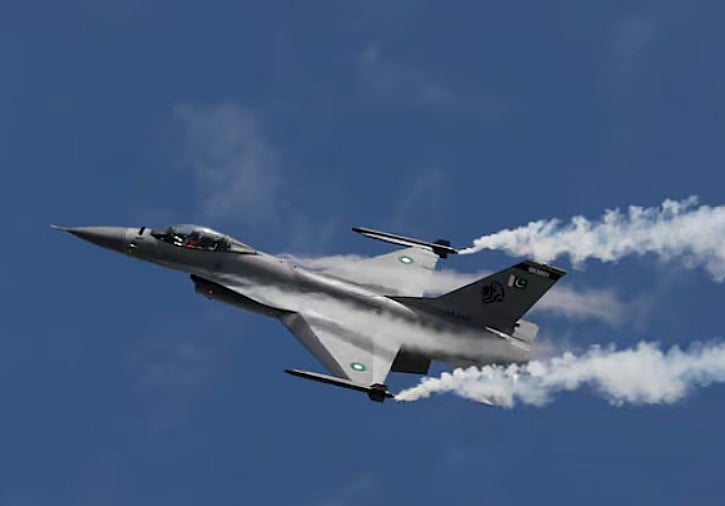 এফ-১৬ যুদ্ধবিমান দিয়ে কম্বোডিয়ায় হামলা চালিয়েছে থাইল্যান্ড