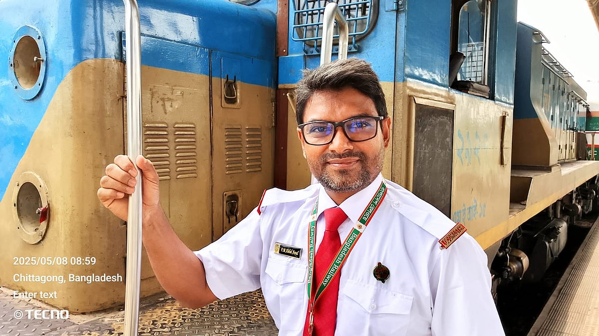 বাংলাদেশ রেলওয়ের লোকোমাস্টার আব্দুল আওয়াল