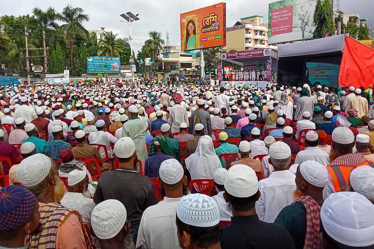 ইসলামী আন্দোলন বাংলাদেশের গণসমাবেশ। আজ শনিবার বিকেলে খুলনার শিববাড়ী মোড়ে