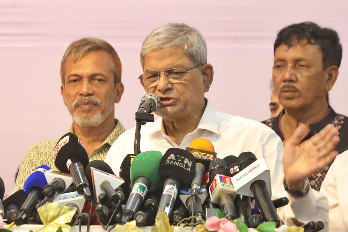 জুলাই গণ–অভ্যুত্থানের বর্ষপূর্তিতে জিয়া পরিষদের আলোচনা সভায় বক্তব্য রাখেন বিএনপি মহাসচিব মির্জা ফখরুল ইসলাম আলমগীর। জাতীয় প্রেসক্লাব অডিটোরিয়ামে, ২৬ জুলাই ২০২৫