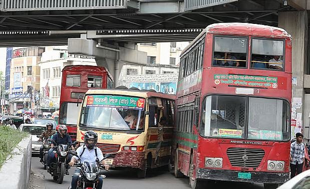 সড়কে নৈরাজ্য আর অরাজকতার যে বিষচক্র তৈরি হয়েছে, তার নিষ্ঠুর বলি হতে হয়েছে নাগরিকদের।