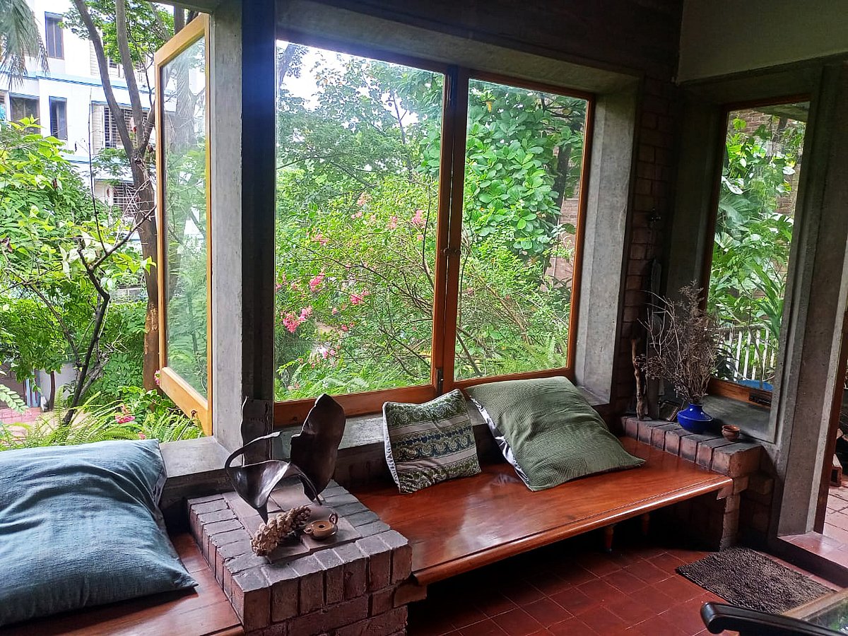 প্রকৃতি যেন ঢুকে পড়েছে অন্দরে