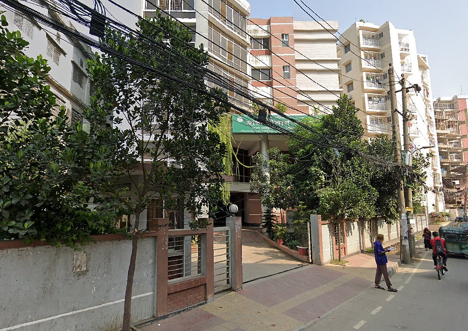 এ ঘটনায় ভুক্তভোগী নারীর পক্ষে হাজারীবাগ থানায় মামলা করতে গেলে পুলিশ মামলা নিচ্ছে না বলে দুই দিন ধরে সামাজিক যোগাযোগমাধ্যমে প্রচারণা চলছে।