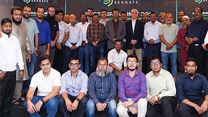 সম্মেলনে অংশগ্রহণকারীরা