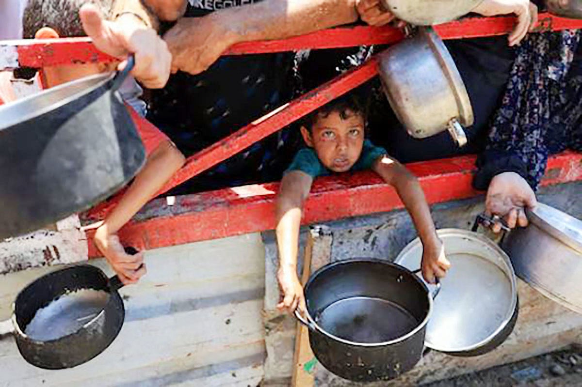 গাজায় যা দেখছি, সেটি কেবল ক্ষুধা নয়, বরং একটি সমাজকে পরিকল্পিতভাবে ধ্বংস করার প্রক্রিয়া