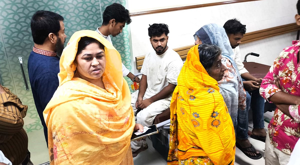 জামালপুরে বৈষম্যবিরোধী ছাত্র আন্দোলনের সাবেক এক নেতা মারধরের শিকার হয়েছেন। আজ সোমবার বিকেলে জামালপুর শহরের একটি বেসরকারি হাসপাতালে