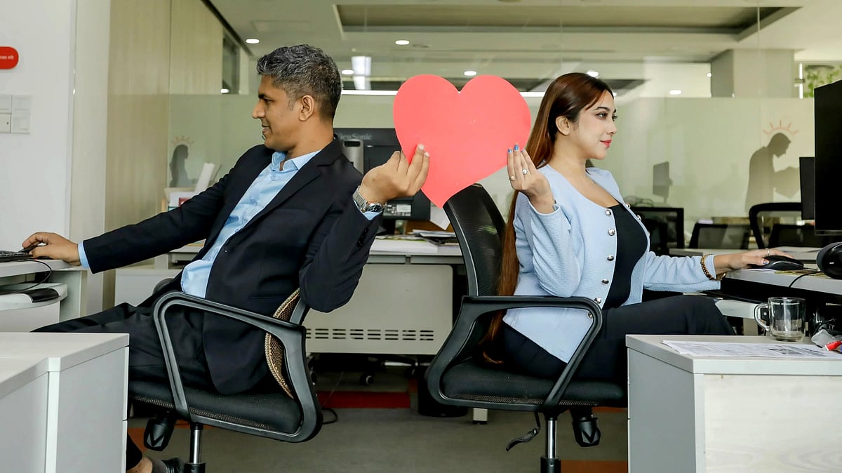 সহকর্মীর সঙ্গে আচরণের ক্ষেত্রে অফিসের নীতিমালা জেনে নিন