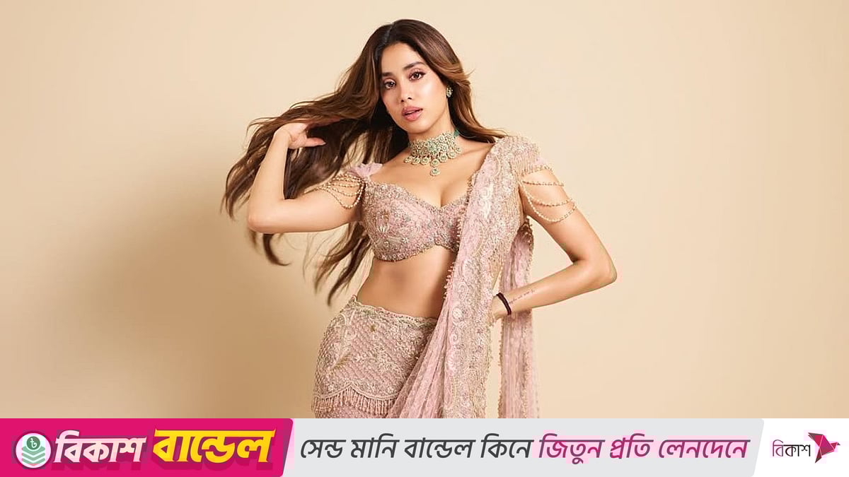 Shaxsning erotik soch turmagi Nudistlarning buzuqlik suratlari