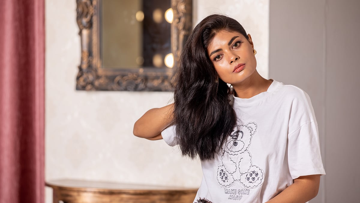 Mini yubkadagi gozallik bilan anal jinsiy aloqa Gozal porno