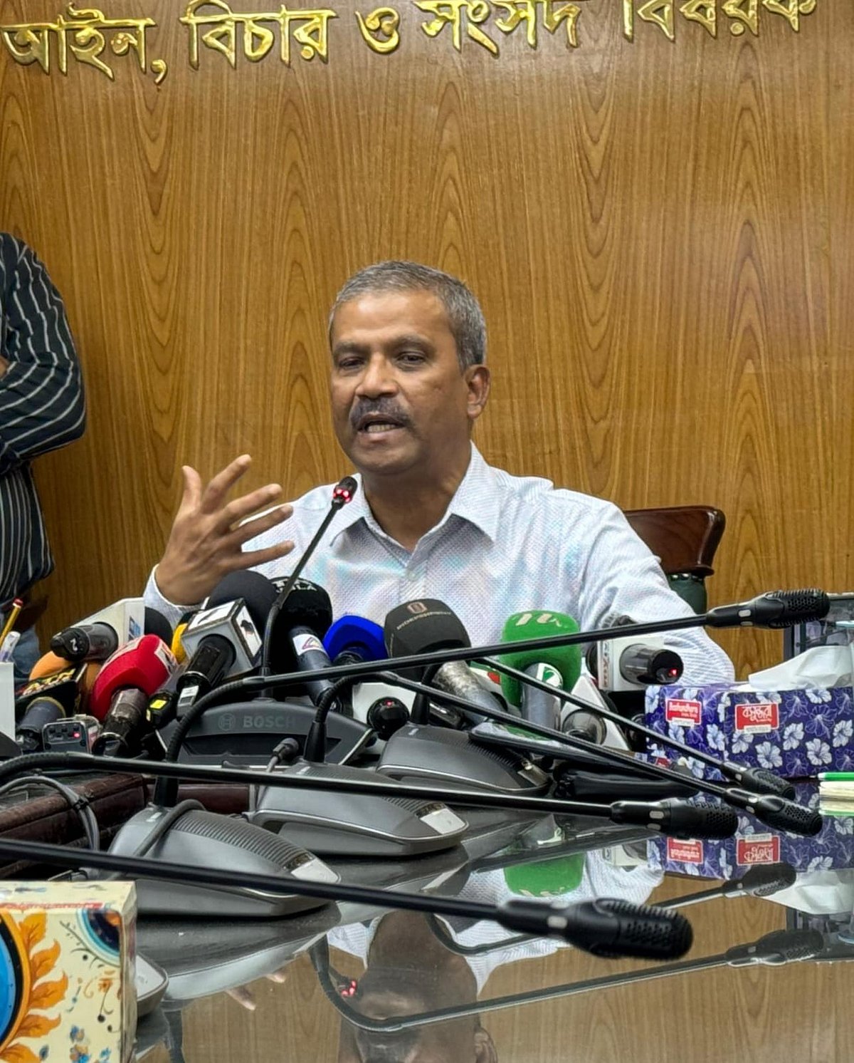 আইন উপদেষ্টা অধ্যাপক আসিফ নজরুল