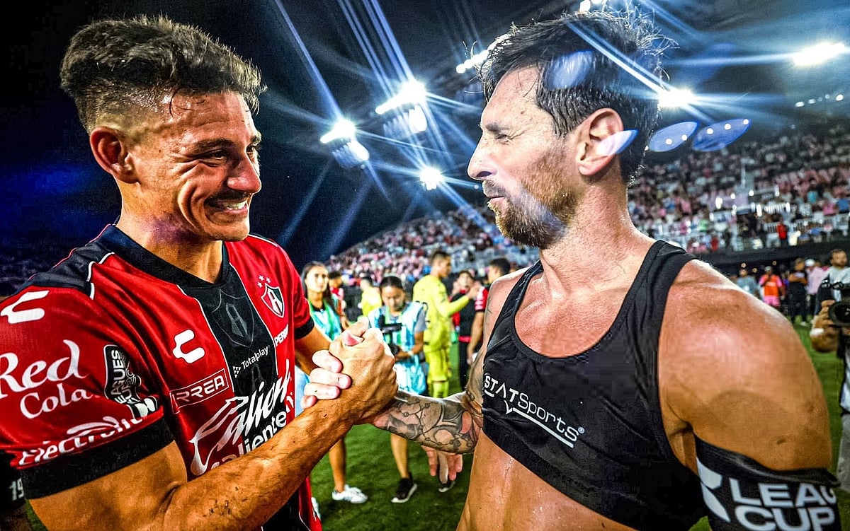 ইন্টার মায়ামি–আতলাস ম্যাচ শেষে লিওনেল মেসি ও মাতিয়াস কোক্কারো