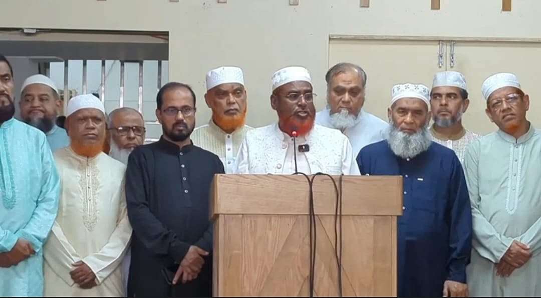 জামায়াতে ইসলামীর সেক্রেটারি জেনারেল মিয়া গোলাম পরওয়ার আজ শুক্রবার বিকেলে রাজধানীর মগবাজারে দলের কেন্দ্রীয় কার্যালয়ে এক ব্রিফিংয়ে দলের আমিরের শারীরিক অবস্থা ও চিকিৎসা নিয়ে কথা বলেন