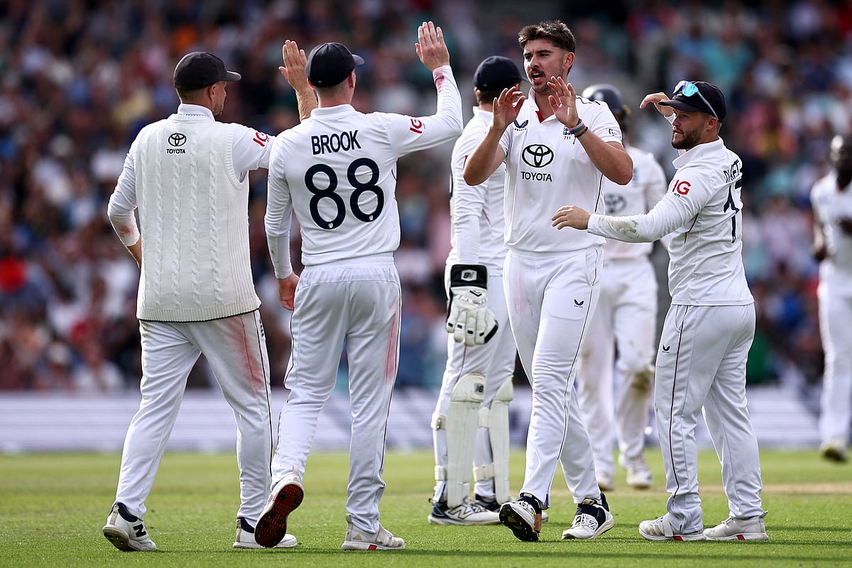 ভারতের আরও একটি উইকেটের পতন, ইংল্যান্ডের খেলোয়াড়দের উচ্ছ্বাস