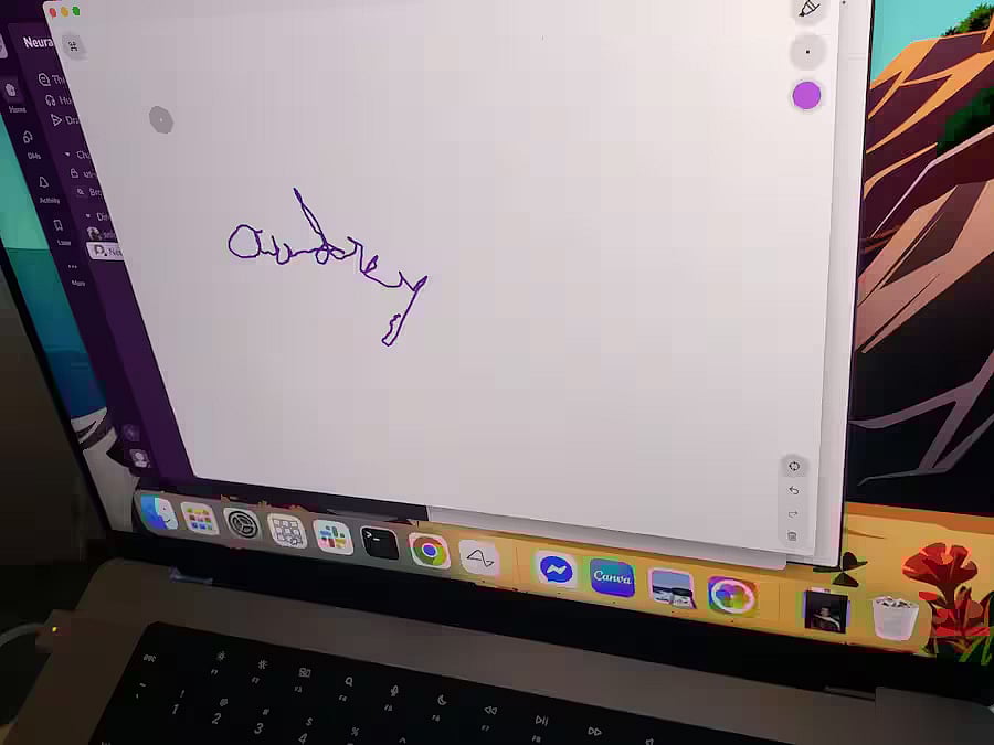 নিউরালিংকের মাধ্যমে নিজের নাম লিখেছেন অড্রি ক্রুস