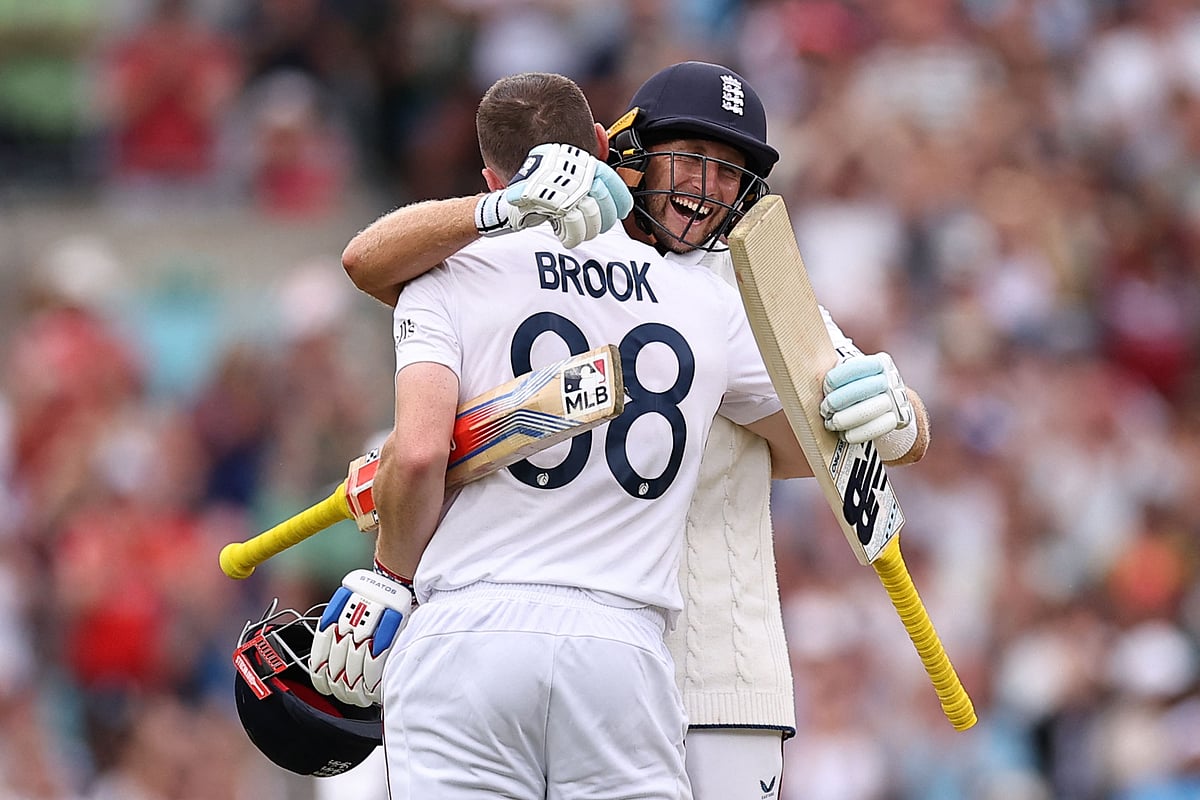 হ্যারি ব্রুক ও জো রুটের ১৯৫ রানের জুটিতে ম্যাচটাকে প্রায় হাতের মুঠোয় তুলে নিয়েছিল ইংল্যান্ড