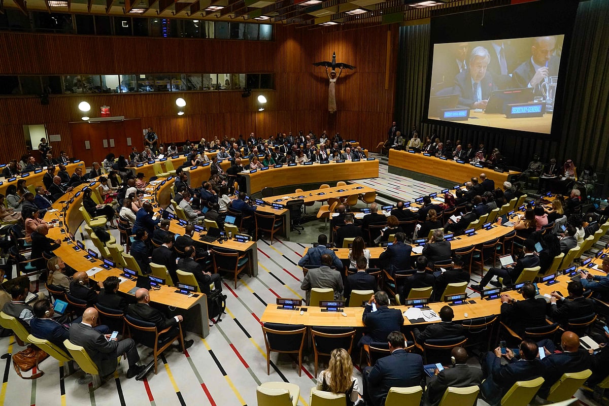 জাতিসংঘ সদর দপ্তরে আয়োজিত ইসরায়েল ও ফিলিস্তিনের জন্য প্রস্তাবিত দুই-রাষ্ট্র ভিত্তিক সমাধান নিয়ে গত ২৮ জুলাই বৈঠকে বক্তব্য দেন মহাসচিব আন্তোনিও গুতেরেস।