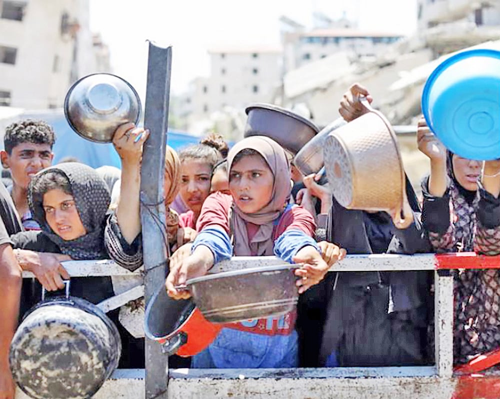 শুধু বিমান হামলা নয়, দুর্ভিক্ষ চাপিয়ে দিয়ে ফিলিস্তিনিদের হত্যা করছে ইসরায়েল