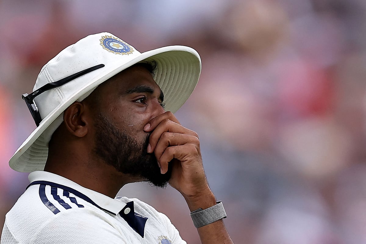 হ্যারি ব্রুককে ‘জীবন’ দেওয়ার পর হতাশ মোহাম্মদ সিরাজ। আজ লন্ডনের ওভালে