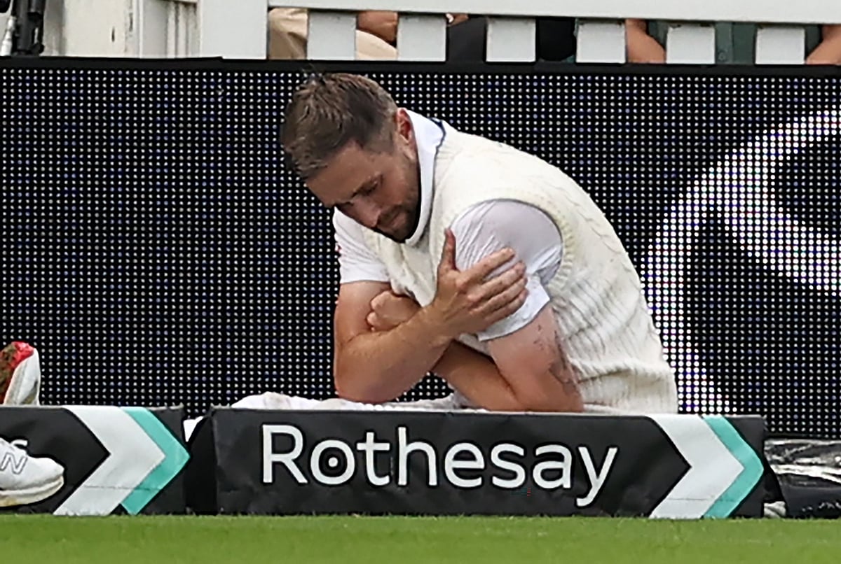 ওভাল টেস্টের প্রথম দিন বাঁ কাঁধে গুরুতর চোট পান ক্রিস ওকস