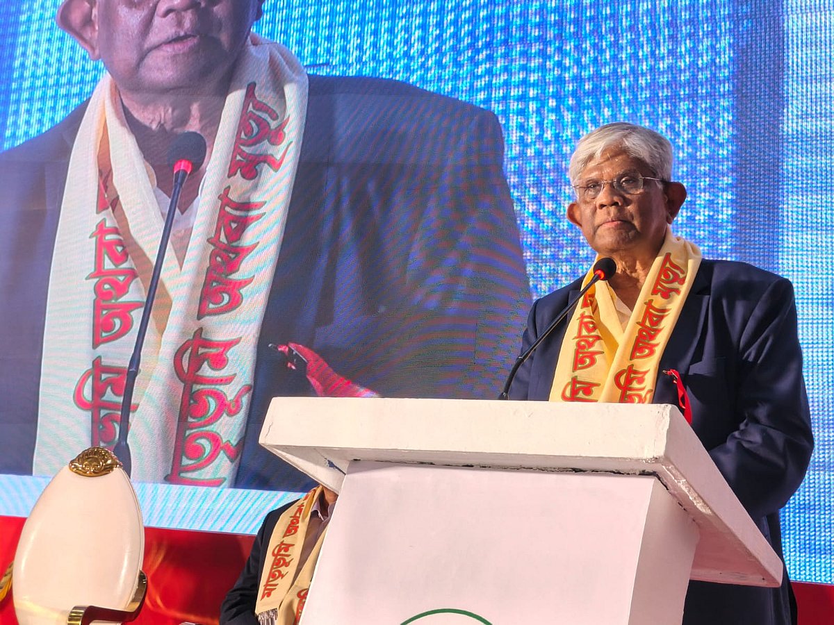 জুলাই গণ-অভ্যুত্থান দিবস উপলক্ষে আজ সোমবার বাংলাদেশ ব্যাংকের ব্যাংকিং হলে আয়োজিত এক আলোচনা সভায় প্রধান অতিথির বক্তব্যে দিচ্ছেন অর্থ উপদেষ্টা সালেহউদ্দিন আহমেদ