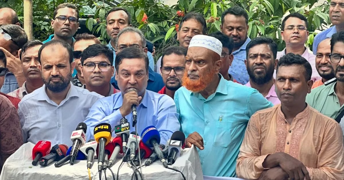 ফ্যাসিবাদবিরোধী আন্দোলনের বর্ষপূর্তি উপলক্ষে মঙ্গলবার জাতীয় প্রেসক্লাবের সামনে সমাবেশের আয়োজন করে বিএফইউজে ও ডিইউজে