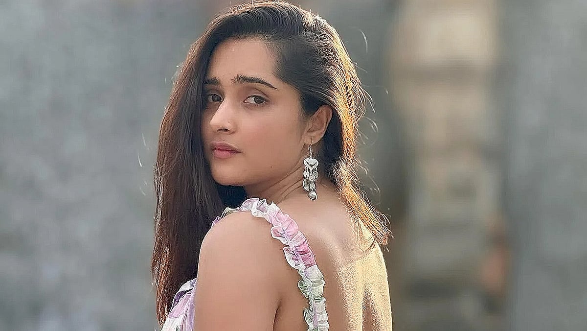 অনেকেই মন্তব্যের ঘরে শুভকামনা জানিয়েছেন কেয়াকে। এক ভক্ত লিখেছেন, তাঁর কাজ নিয়ে ভালো লাগার কথা। অভিনেত্রীর ইনস্টাগ্রাম থেকে