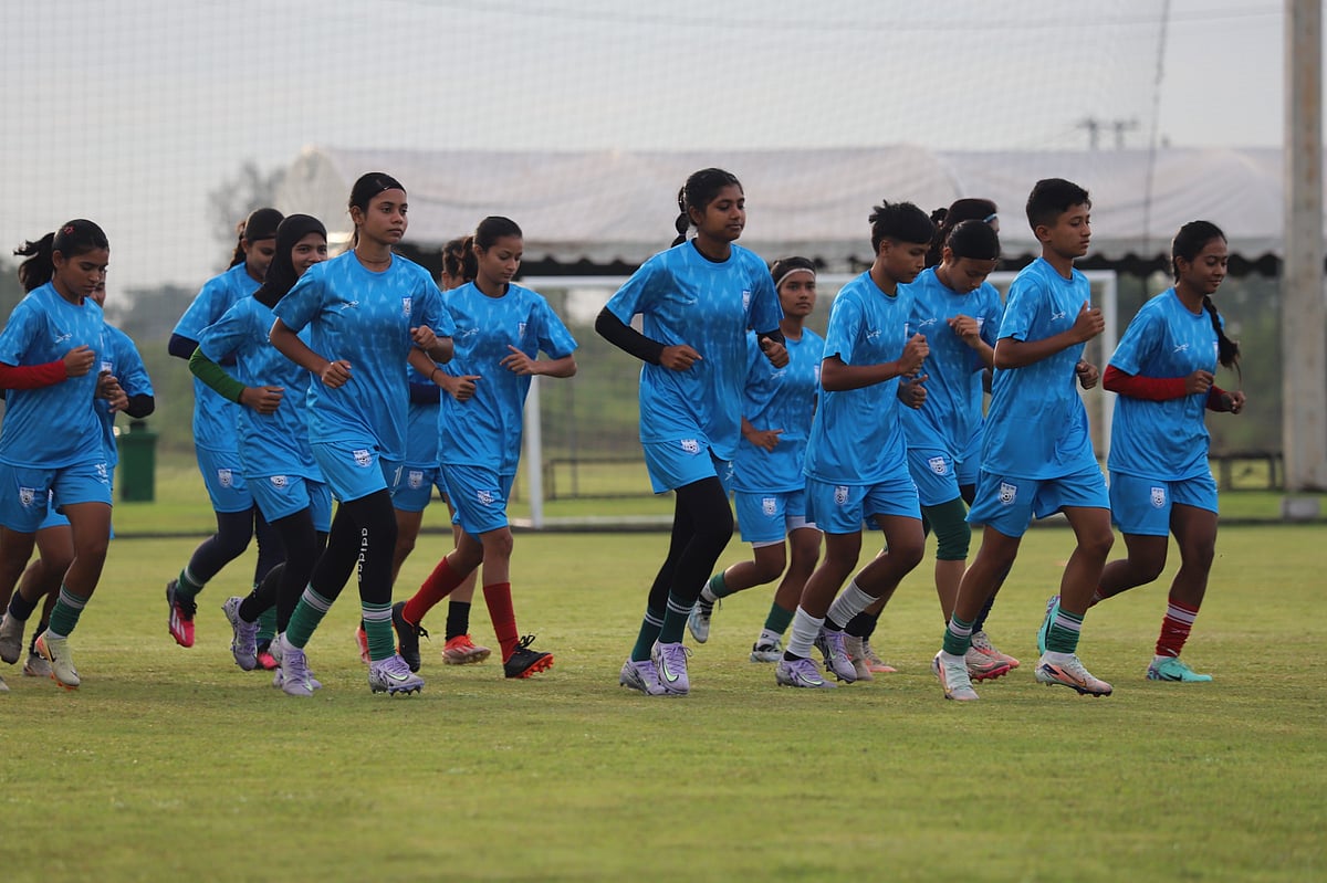 অনুশীলনে বাংলাদেশের মেয়েরা