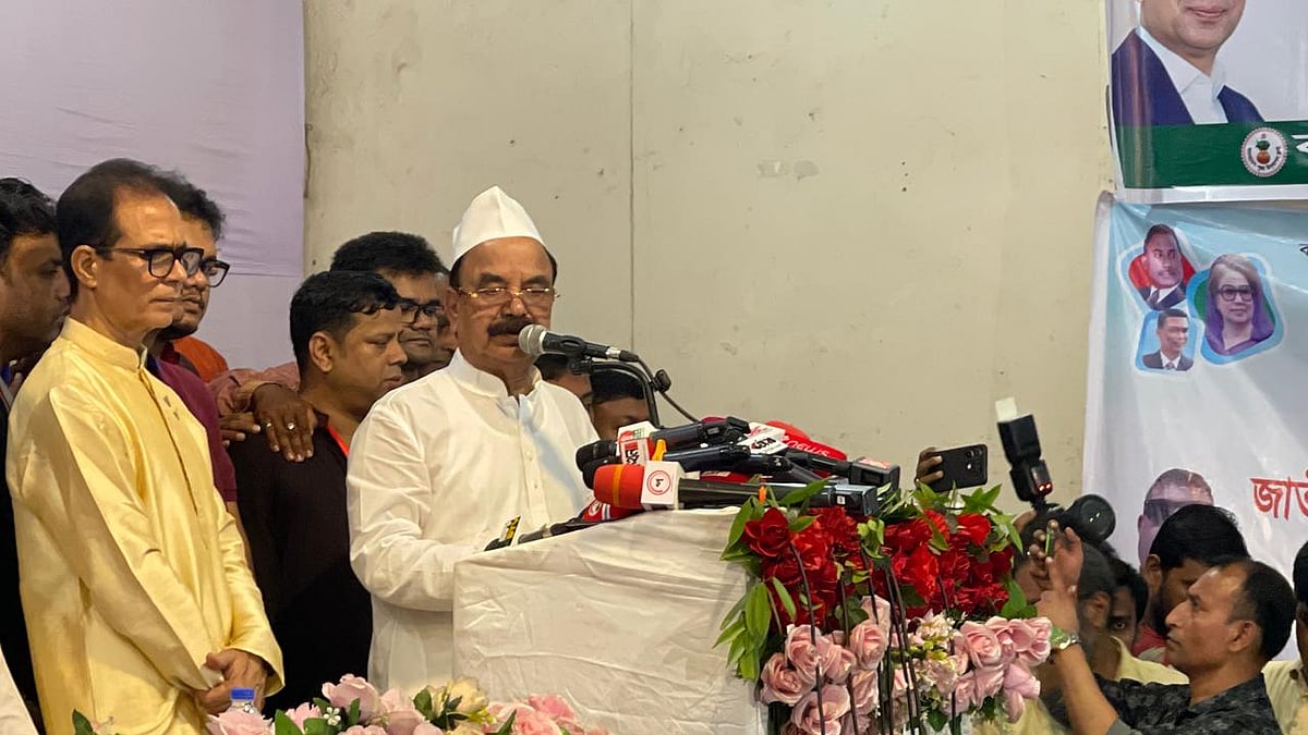 রাজধানীর জাতীয় প্রেসক্লাব মিলনায়তনে অনুষ্ঠিত সমাবেশে প্রধান অতিথি হিসেবে বক্তব্য দেন বিএনপির জাতীয় স্থায়ী কমিটির সদস্য গয়েশ্বর চন্দ্র রায়