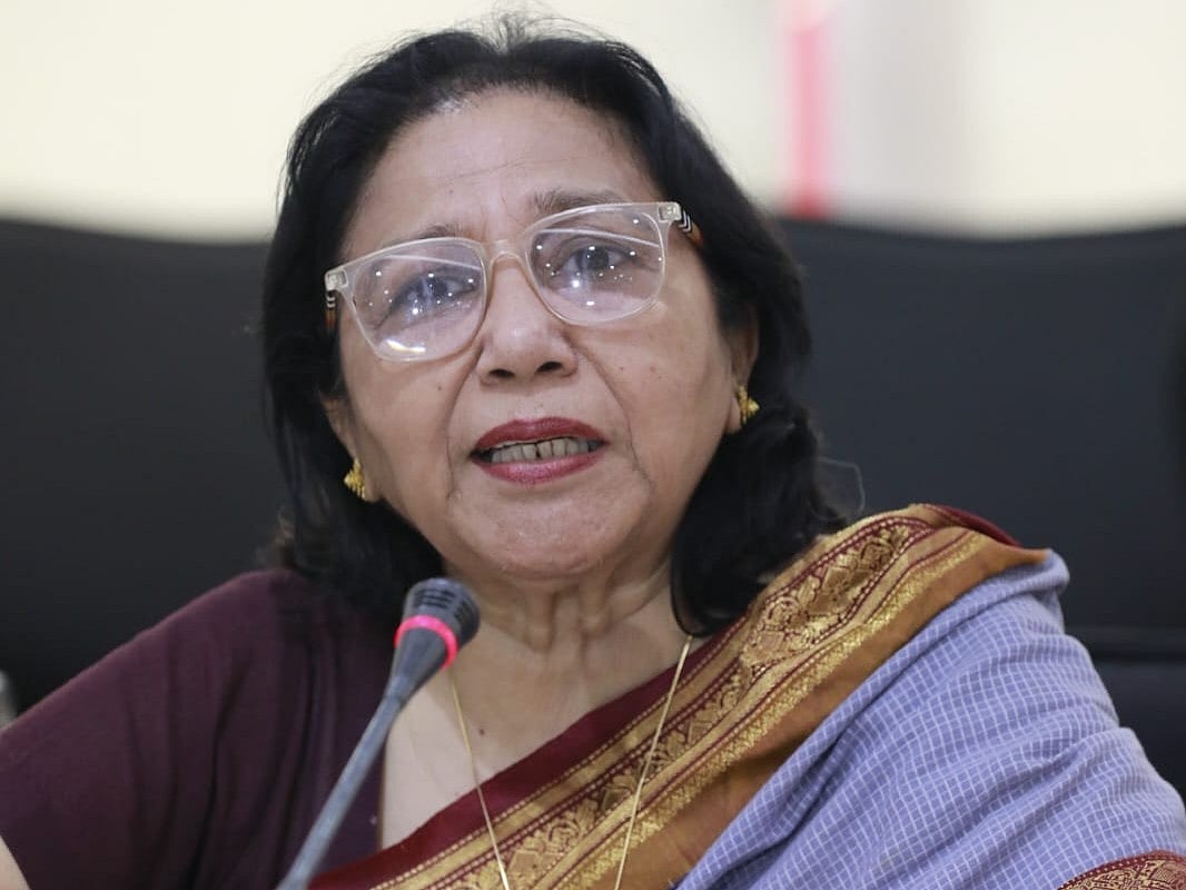 ‘সংসদে নারী আসন ও নারীর রাজনৈতিক ক্ষমতায়ন’ শীর্ষক গোলটেবিল বৈঠকে বক্তব্য দিচ্ছেন মানুষের জন্য ফাউন্ডেশনের নির্বাহী পরিচালক শাহীন আনাম। আজ শনিবার রাজধানীর কারওয়ান বাজারে প্রথম আলো কার্যালয়ে ‘জাতীয় সংসদে নারী আসন ও নারীর রাজনৈতিক ক্ষমতায়ন’ শীর্ষক গোলটেবিল বৈঠকের আয়োজন করা হয়। এই গোলটেবিল বৈঠকের আয়োজন করে প্রথম আলো