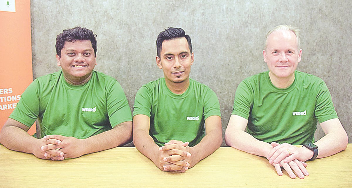 (বাঁ থেকে) উইগ্রোর সহপ্রতিষ্ঠাতা আলভী রহমান, প্রতিষ্ঠাতা ও প্রধান নির্বাহী কর্মকর্তা (সিইও) মাহমুদুর রহমান, সহপ্রতিষ্ঠাতা জন বাকলি