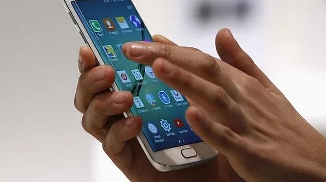 স্মার্টফোনের টাচ স্ক্রিনের সমস্যা সহজেই সমাধান করা যায়