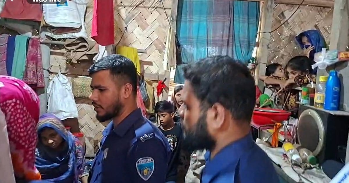 নোয়াখালীর বেগমগঞ্জ উপজেলার শরীফপুর ইউনিয়নের খানপুর থেকে এক শিশুর লাশ উদ্ধার করে পুলিশ। আজ দুপুরে